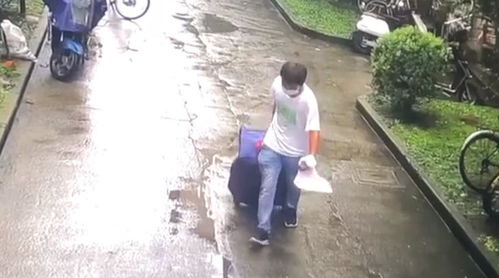 上海男子行李箱抛尸案 嫌疑人住被害人隔壁楼 知情人称其疑曾偷窥被害人