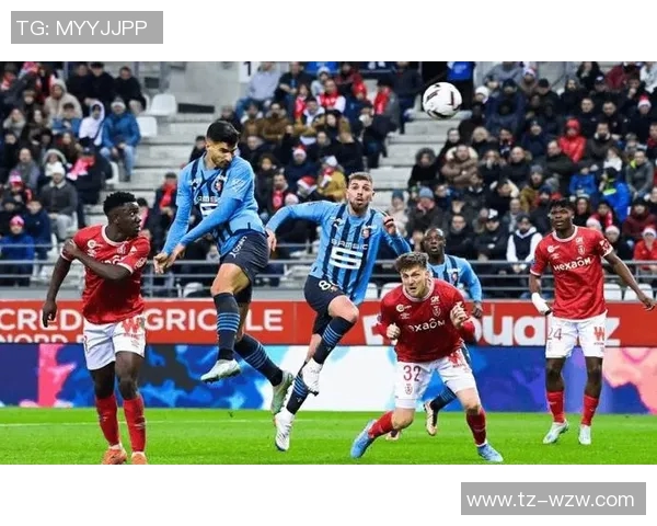 拉瓦勒与亚眠的精彩对决揭示法乙联赛的激烈竞争与球队实力较量